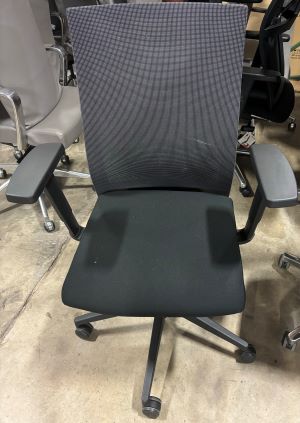 Black Mesh Back Task Chair